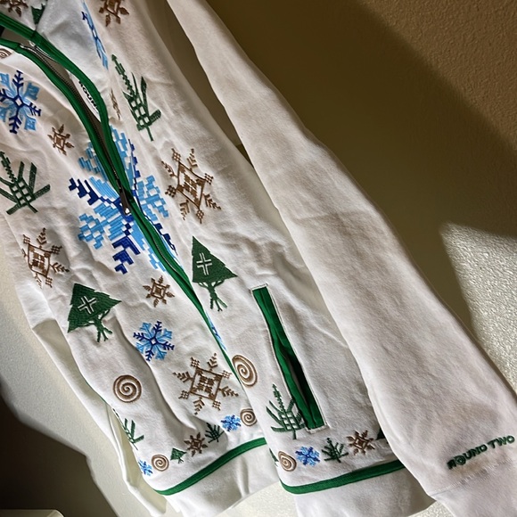 LRG x Round Two Mens Embroidered White Snowflake Hoodie - Picture 2 of 4